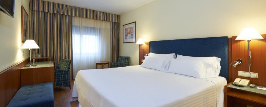 Up Rooms Vic Hotel Екстериор снимка