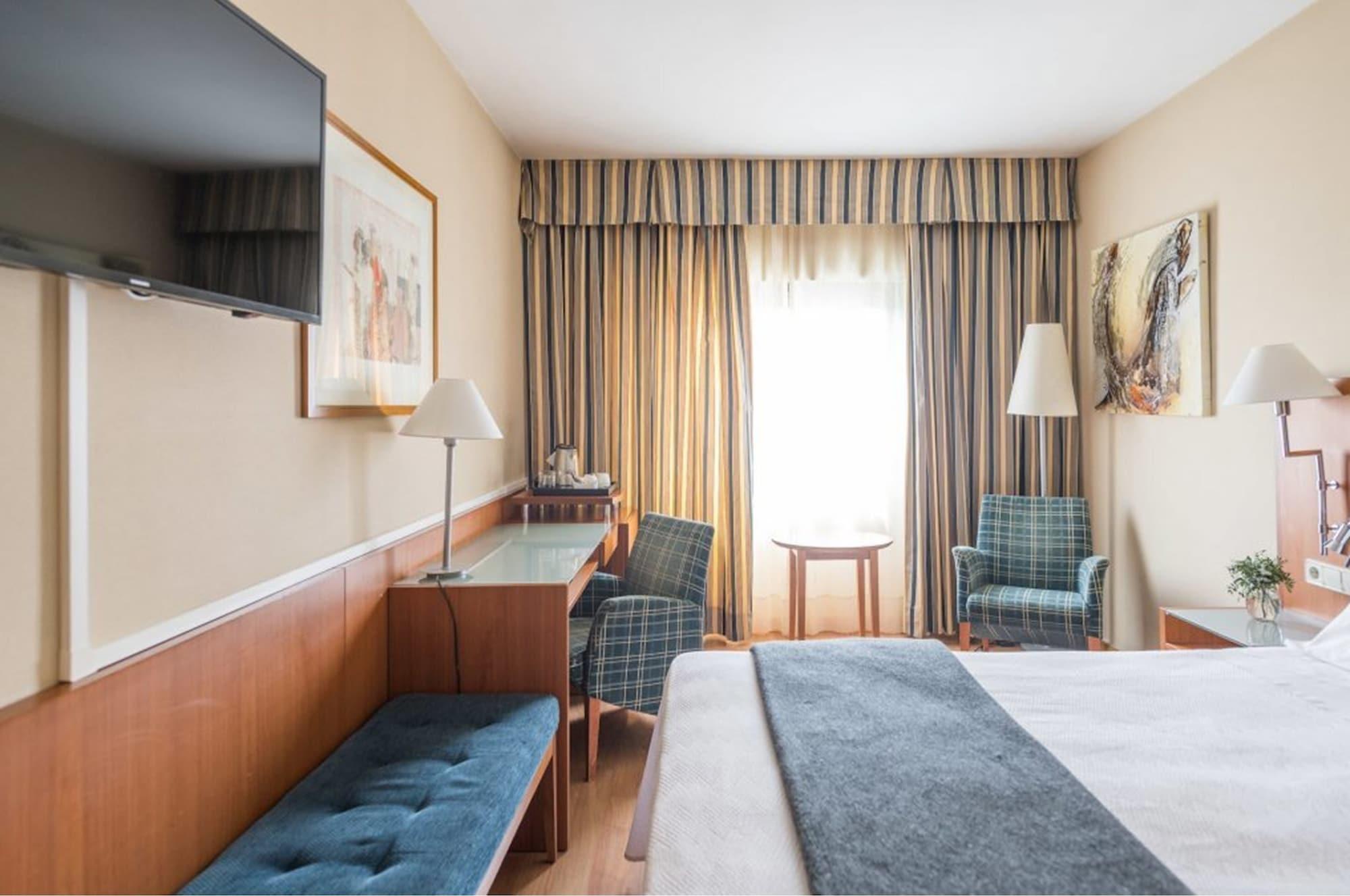 Up Rooms Vic Hotel Екстериор снимка