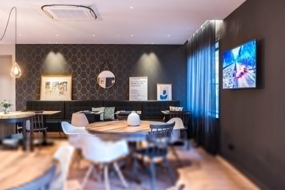 Up Rooms Vic Hotel Екстериор снимка