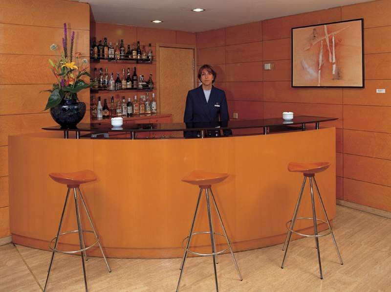 Up Rooms Vic Hotel Екстериор снимка