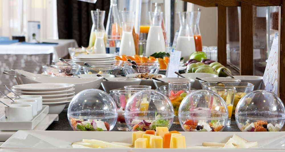Up Rooms Vic Hotel Екстериор снимка