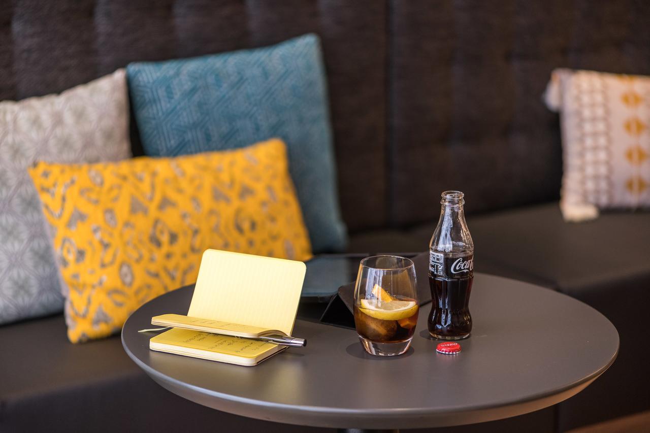 Up Rooms Vic Hotel Екстериор снимка