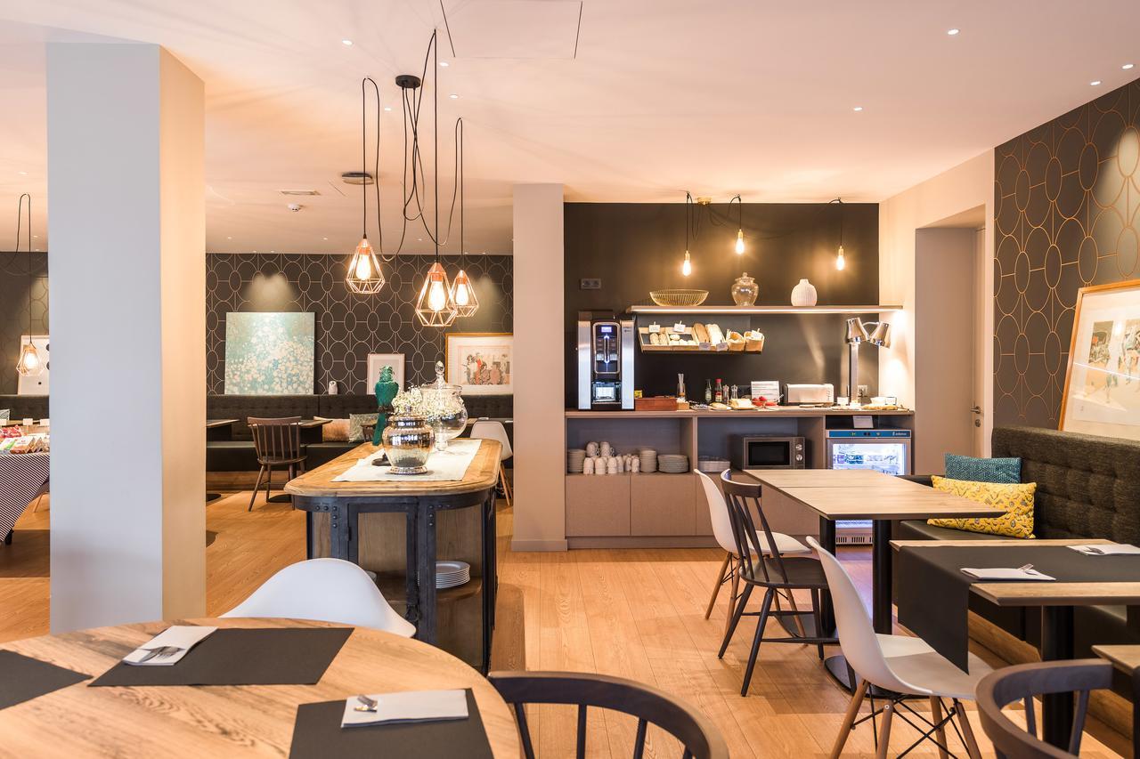 Up Rooms Vic Hotel Екстериор снимка