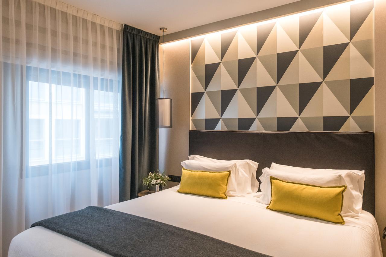 Up Rooms Vic Hotel Екстериор снимка