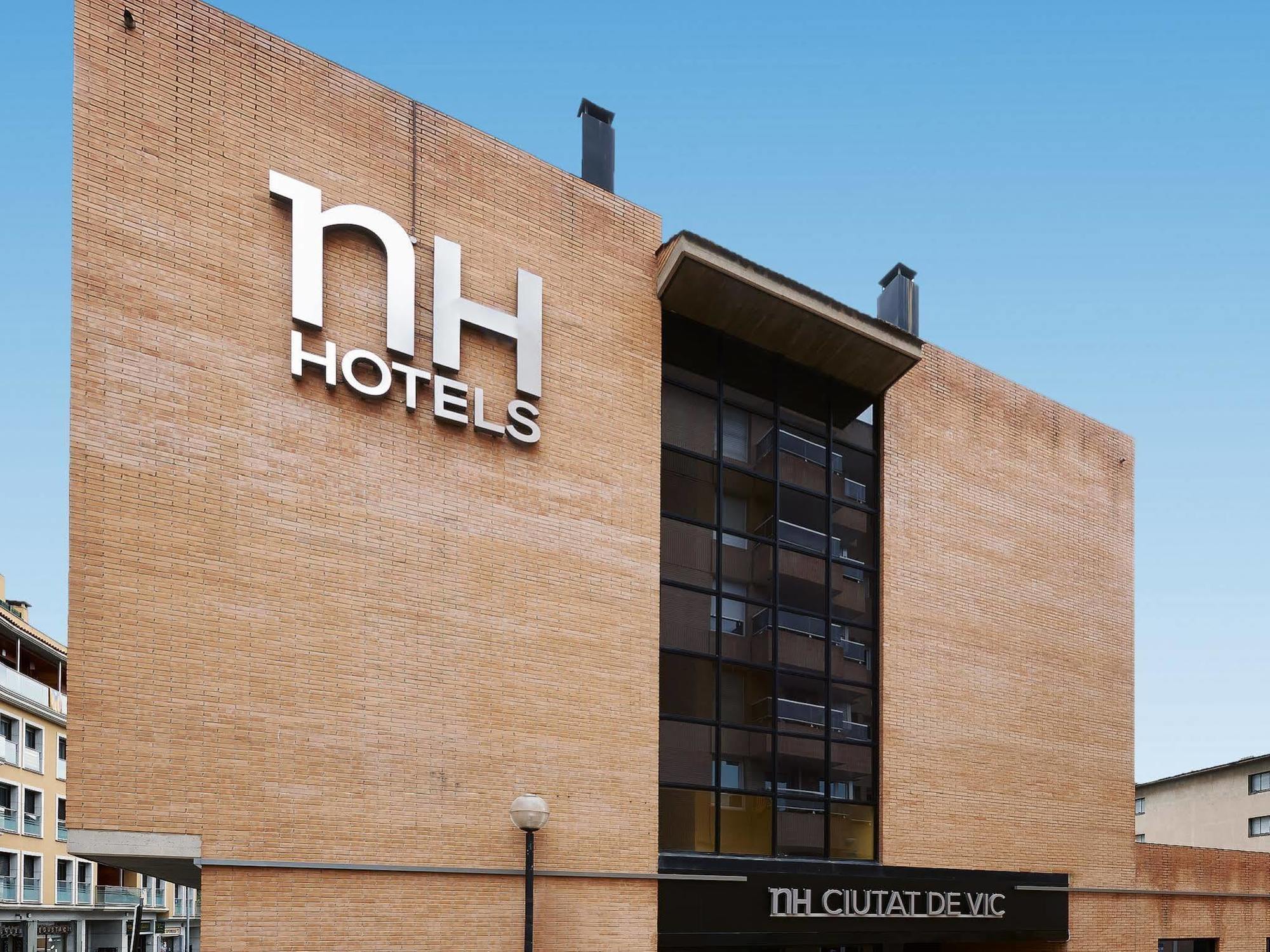 Up Rooms Vic Hotel Екстериор снимка