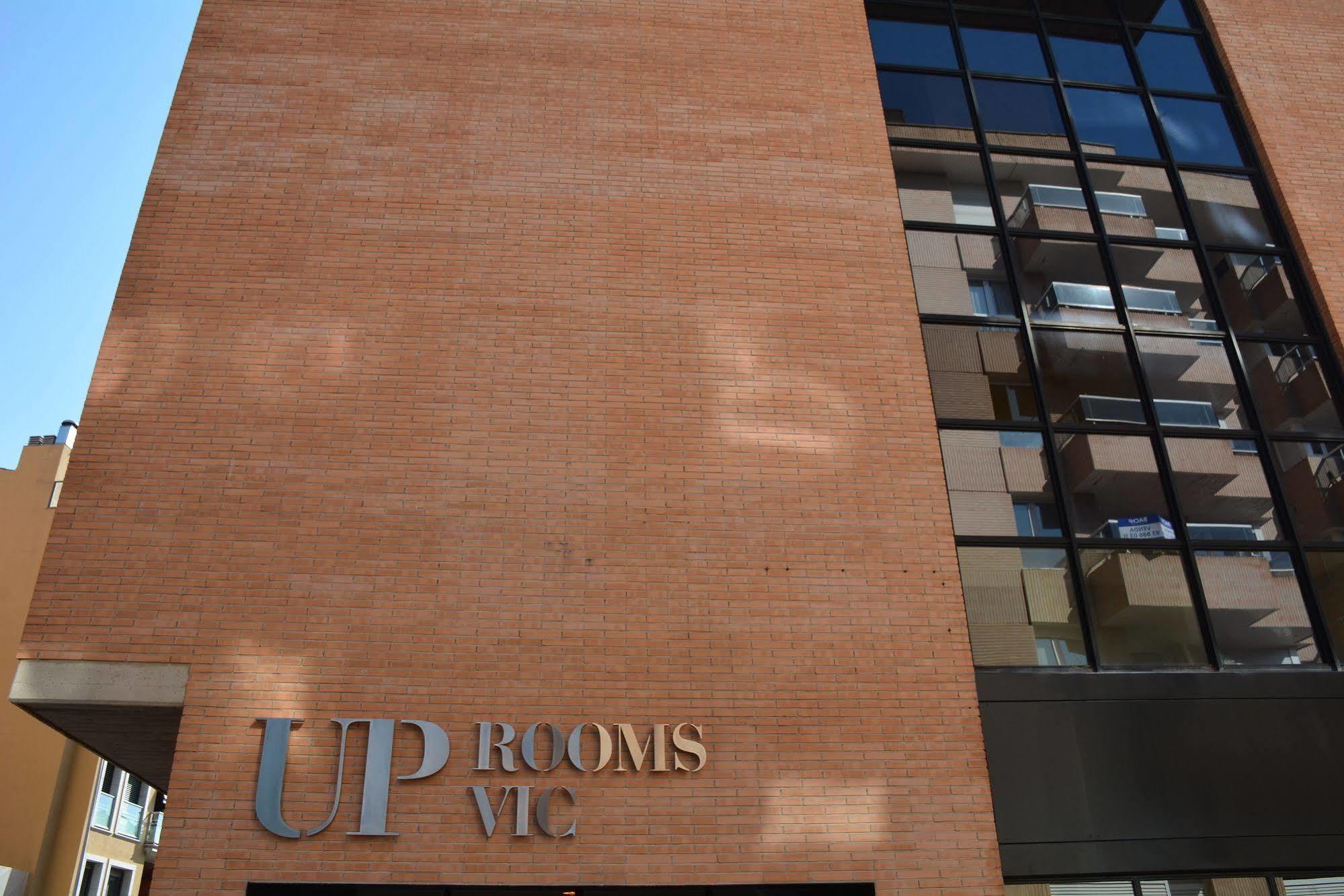 Up Rooms Vic Hotel Екстериор снимка
