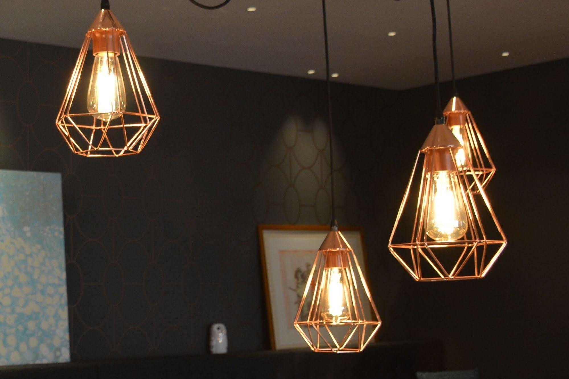 Up Rooms Vic Hotel Екстериор снимка